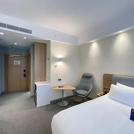Hotel Express - - Airport By Ihg 3*
